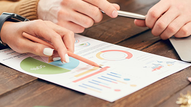 투명한 회계와 성실한 보고로 신뢰를 이어갑니다.