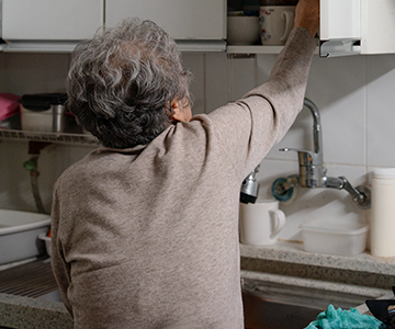 허기와 외로움으로 채우는 한상 3