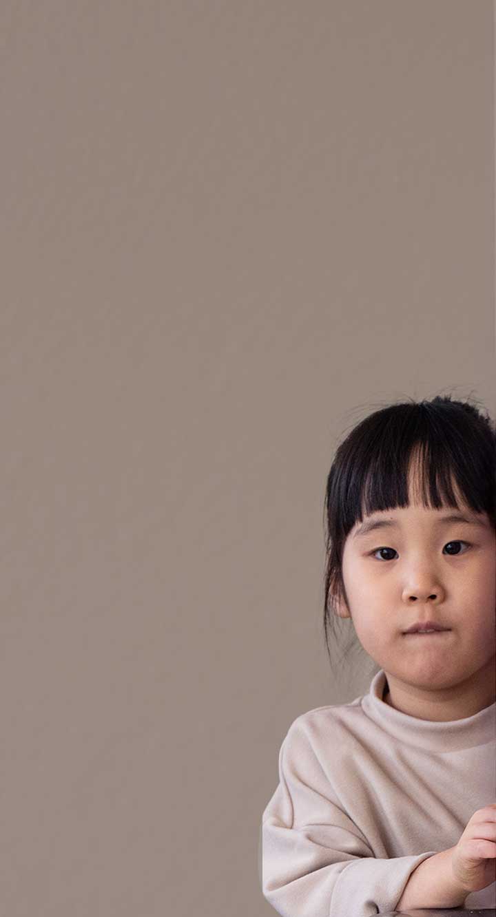 그 작은 몸에, 너무 많은 아픔이 보여요...