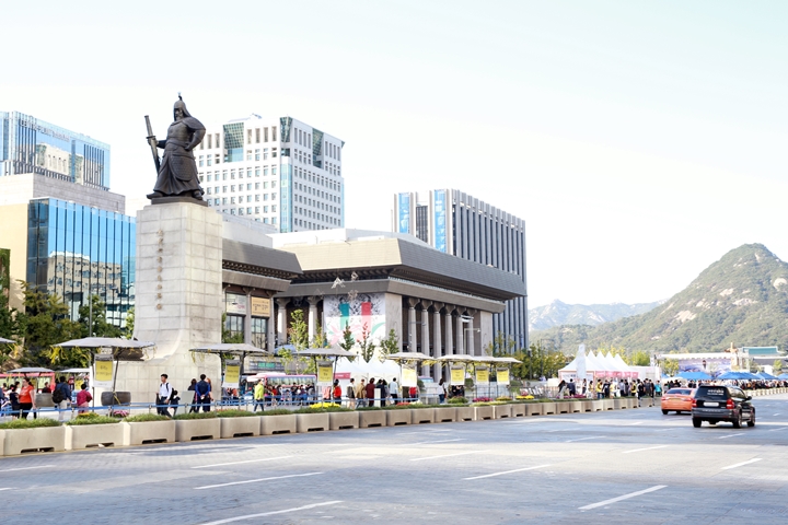 14. 광화문역 주변