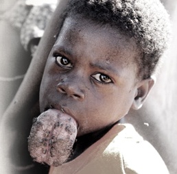 '희망TV SBS' 저주에서 벗어나 웃음을 찾은 아이, 마나이