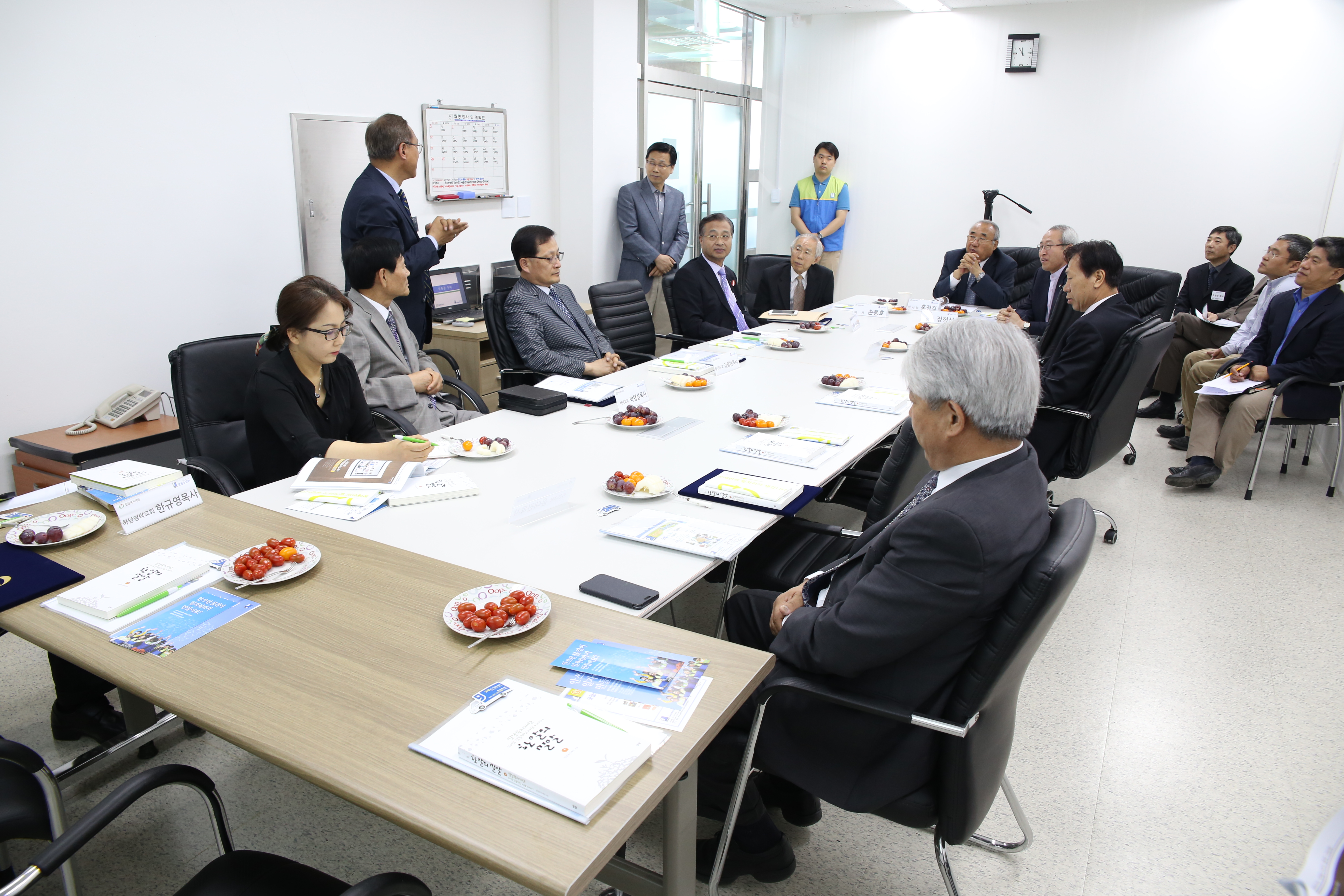 지역 교회 협력을 위한 간담회, 굿윌스토어 구리점과 전주점에서 개최