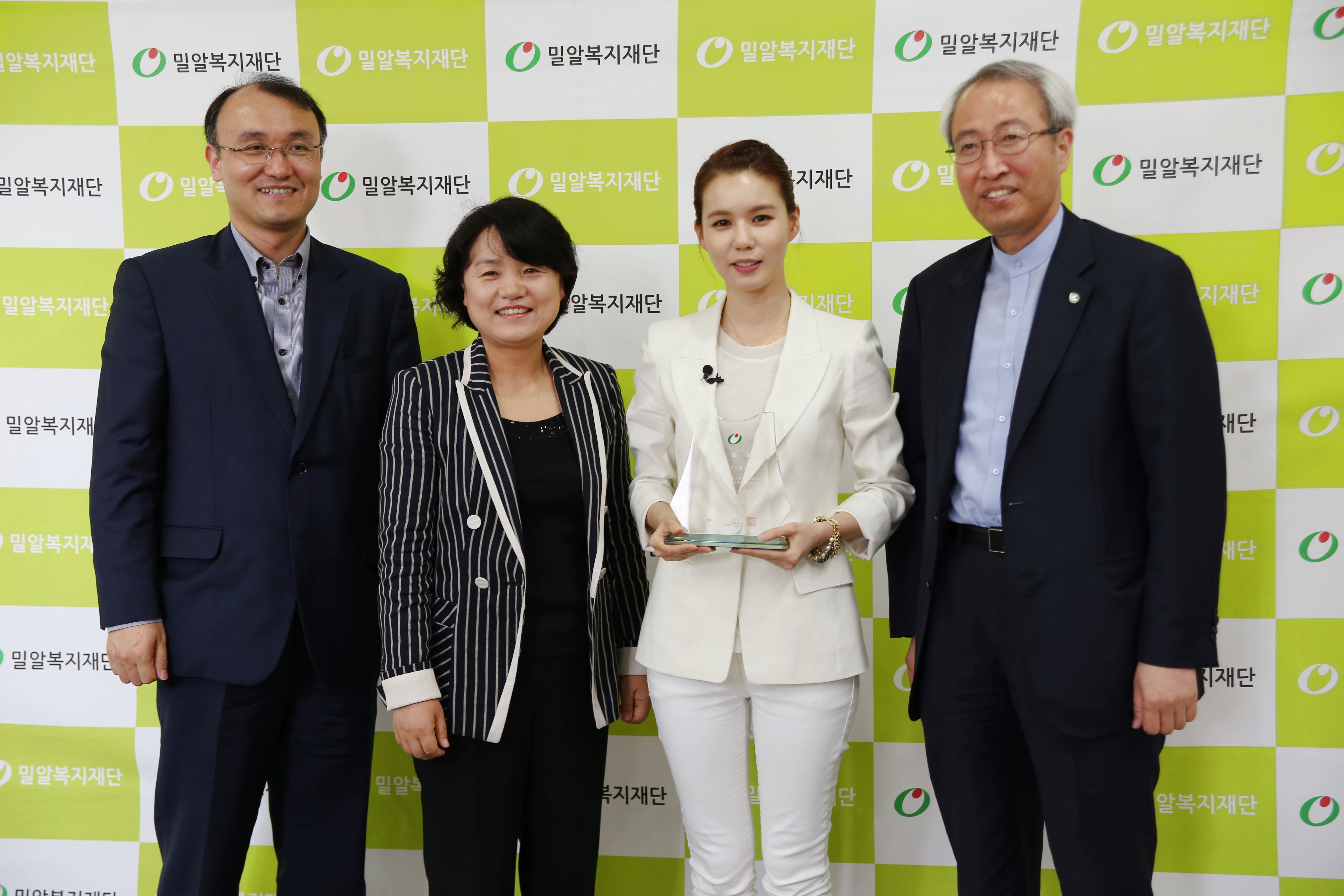 ‘박시은의 희망카페’, 일일 바리스타로 변신한 배우 박시은씨의 홍보대사 위촉식 현장속으로